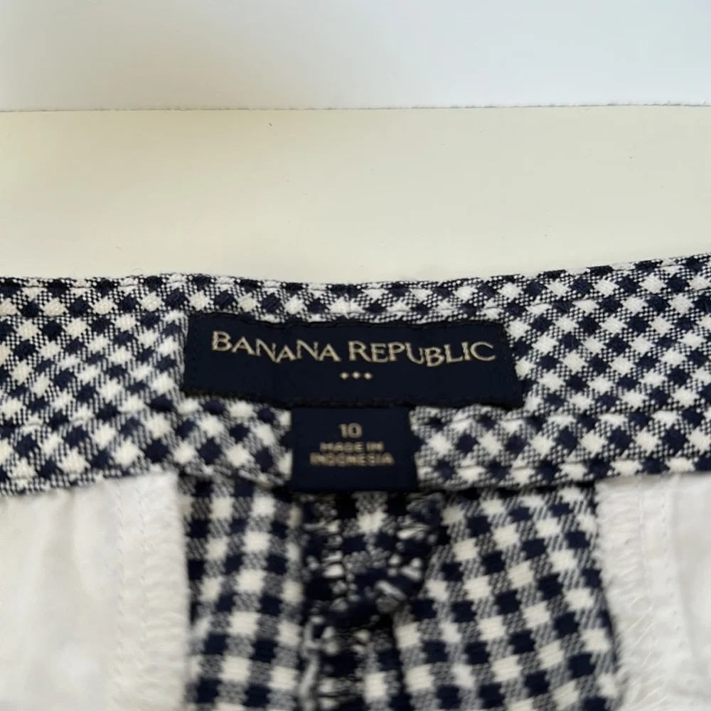 ⚡️3/$25 Banana Republic Gingham Shorts, Size 10